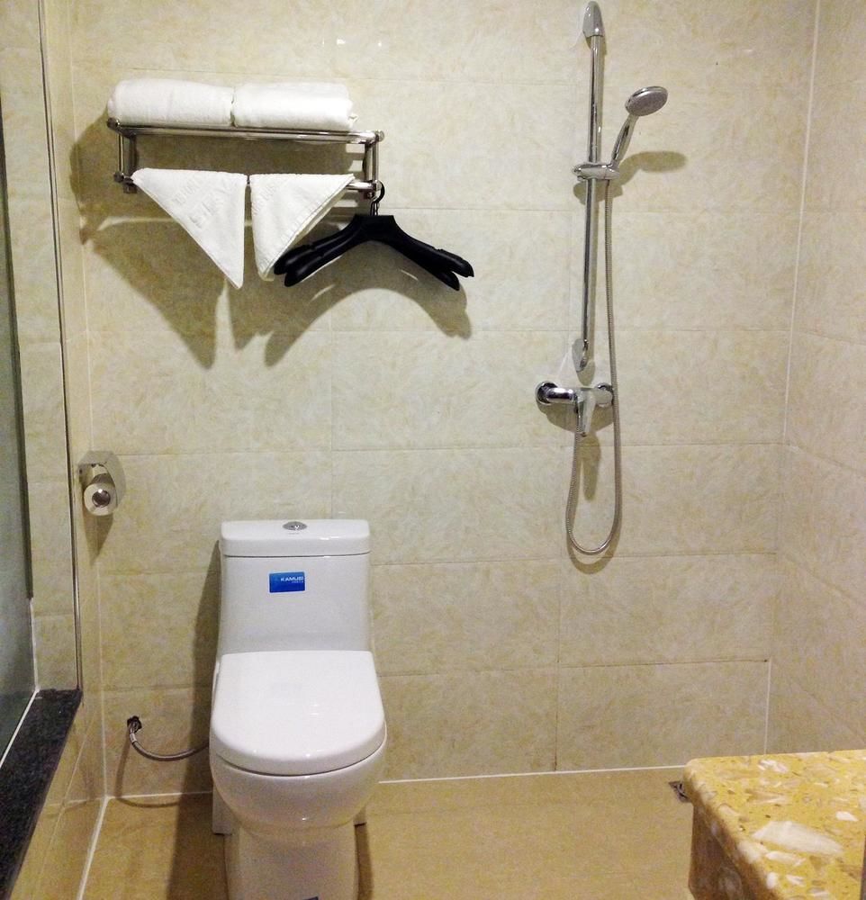Longwang Business Hotel Liuzhou Екстериор снимка