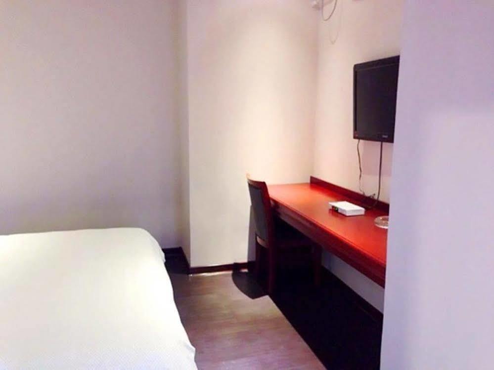 Longwang Business Hotel Liuzhou Екстериор снимка