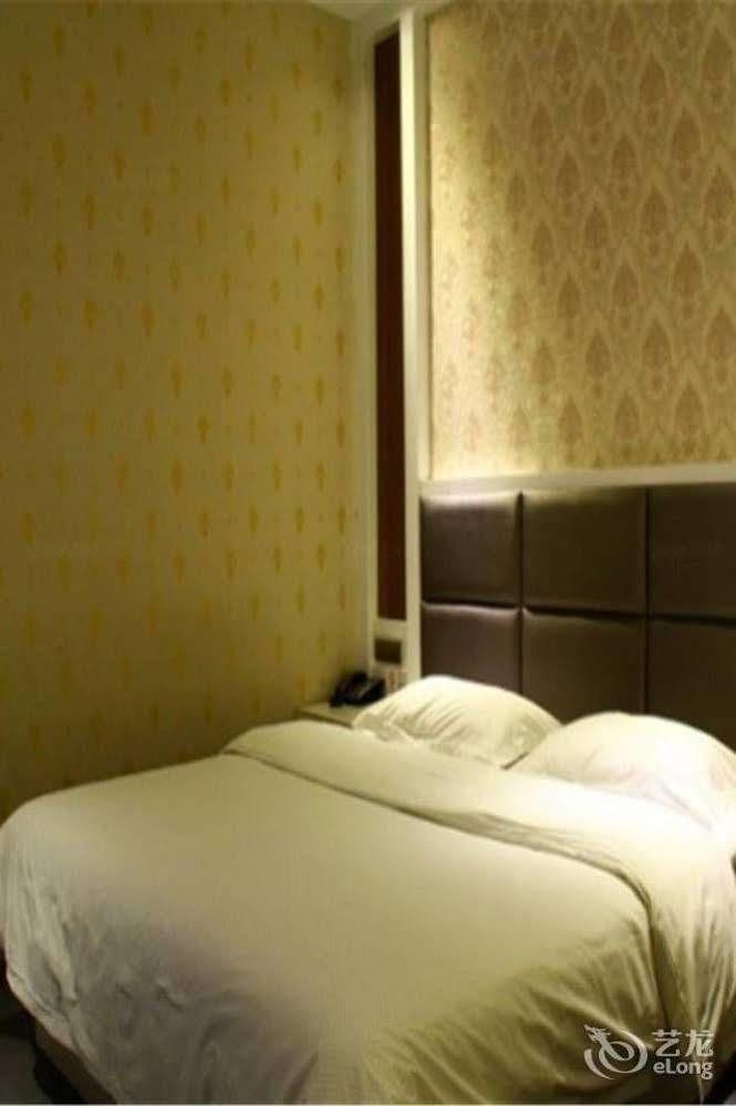 Longwang Business Hotel Liuzhou Екстериор снимка